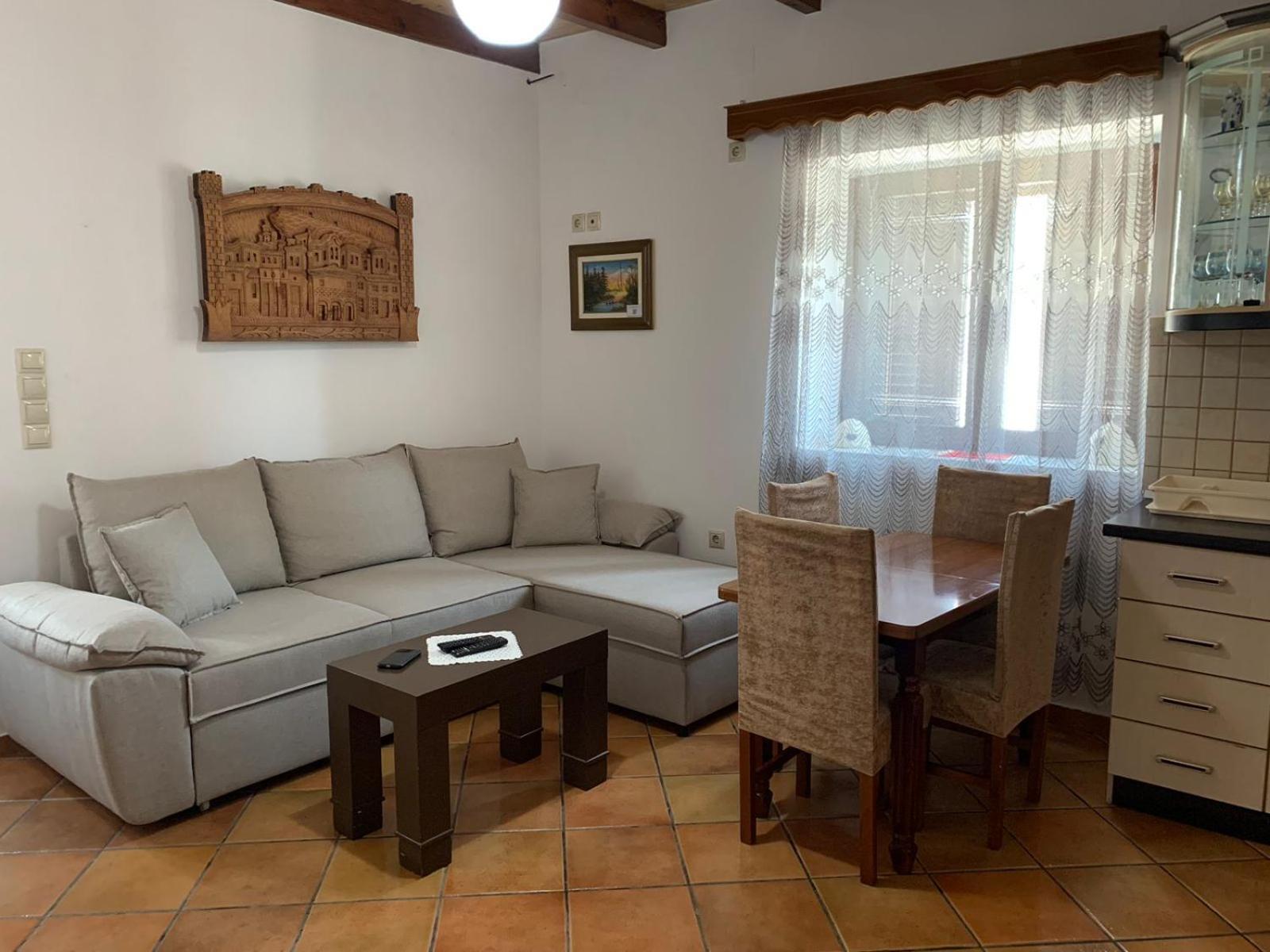 Nomad House-entire House At Your Disposal,4 Guests